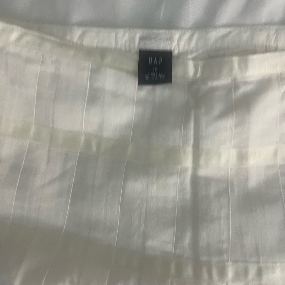 GAP White Ribbon Pleated Skirt